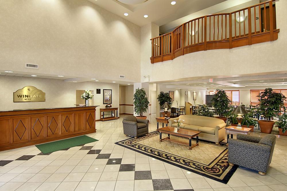 Comfort Inn & Suites Voorhees-Mt Laurel Екстериор снимка