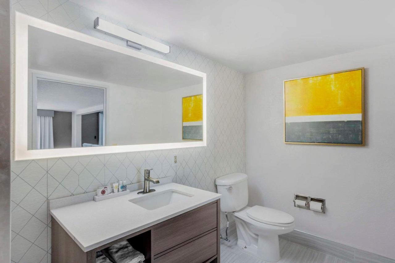 Comfort Inn & Suites Voorhees-Mt Laurel Екстериор снимка