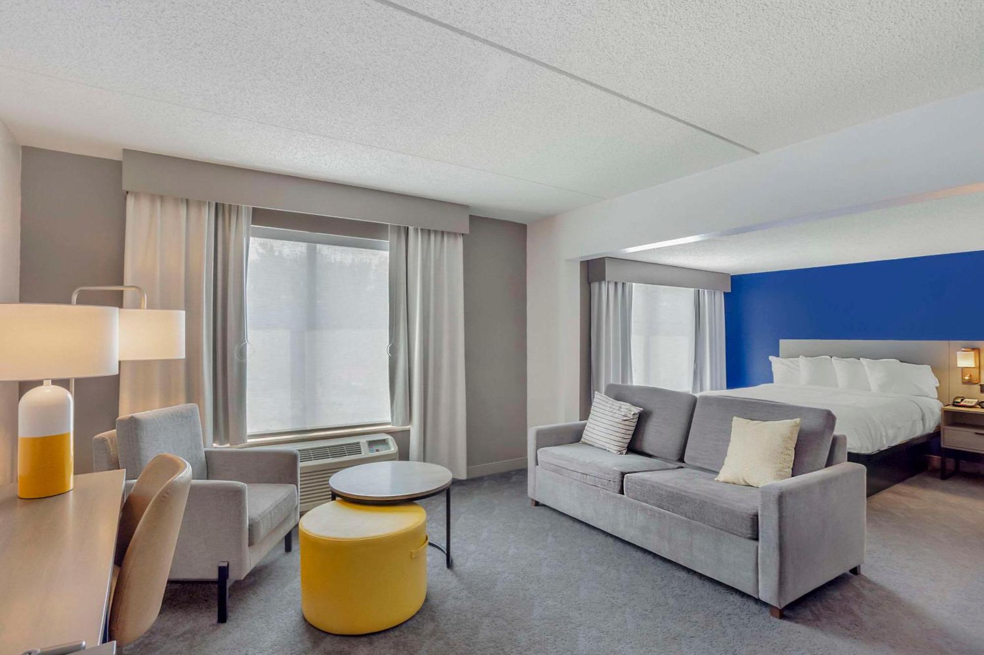 Comfort Inn & Suites Voorhees-Mt Laurel Екстериор снимка